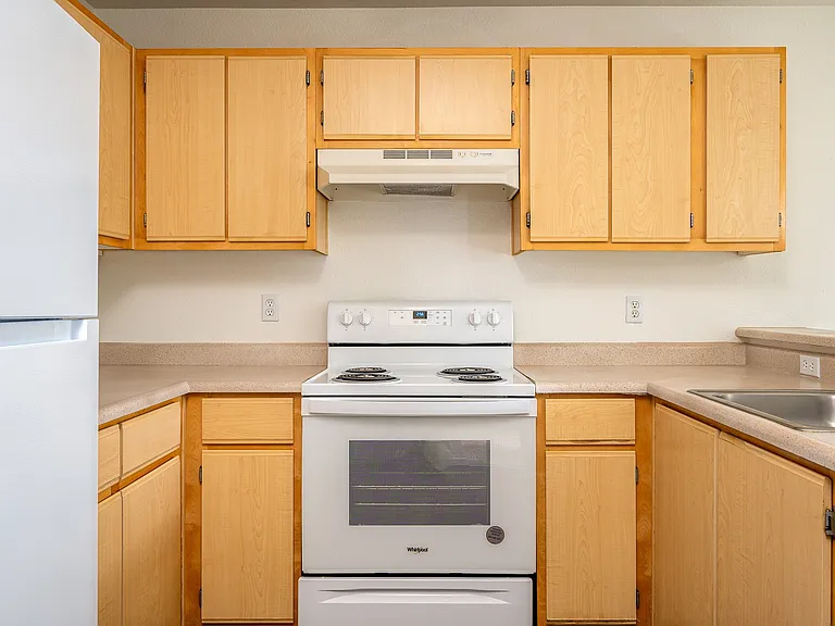 Gateway Commons — Photo 11