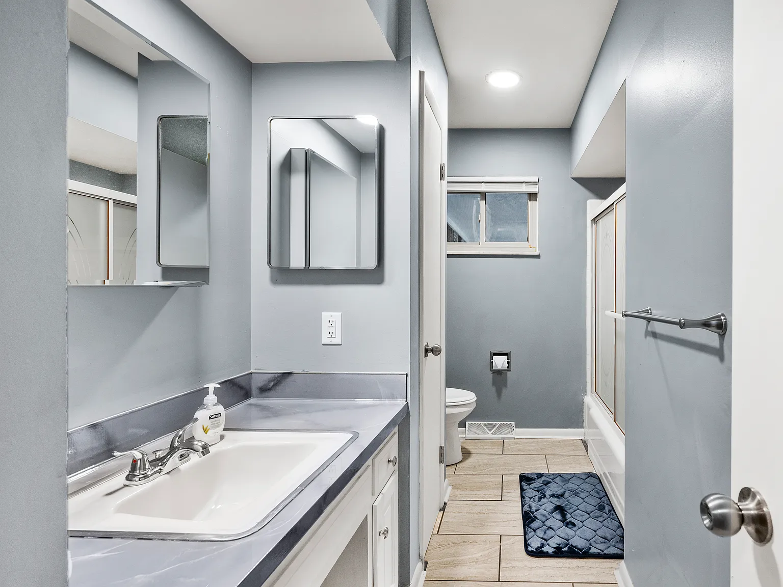 3 bed, 1000 sqft, $1,700 — Photo 4