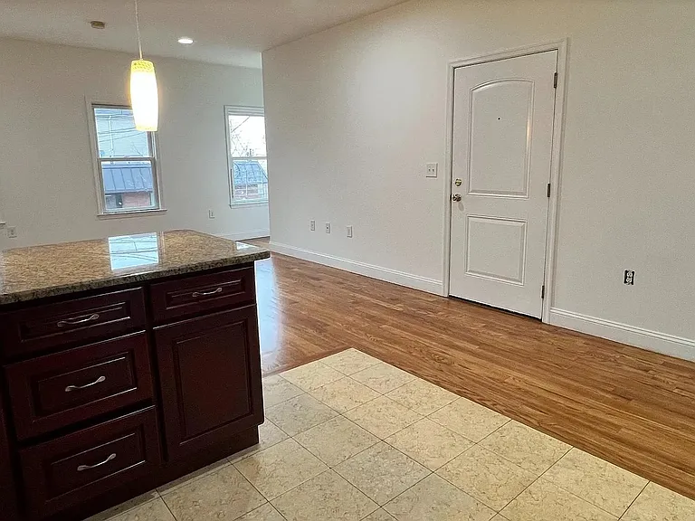 117 Franklin St #2 — Photo 4