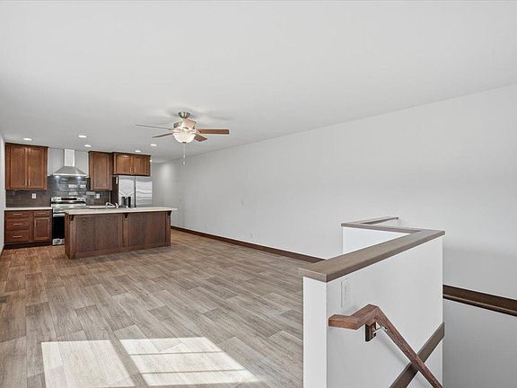 5th image of 251 Panther Dr
