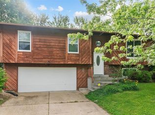 423 Morningside Dr, Saint Peters, MO 63376