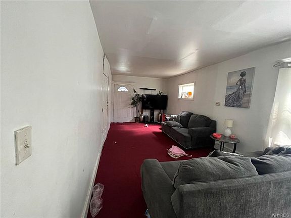 5th image of 325 Hewitt Ave