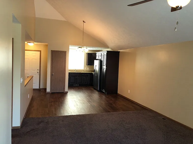 2901 W Rose St — Photo 4