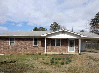 2703 Ozark St, Mena, AR 71953
