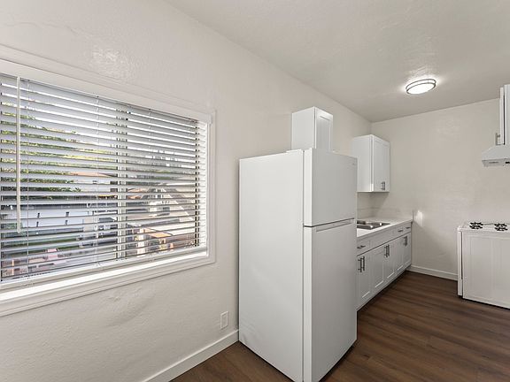 4th image of 5391 Huntington Dr N APT 106
