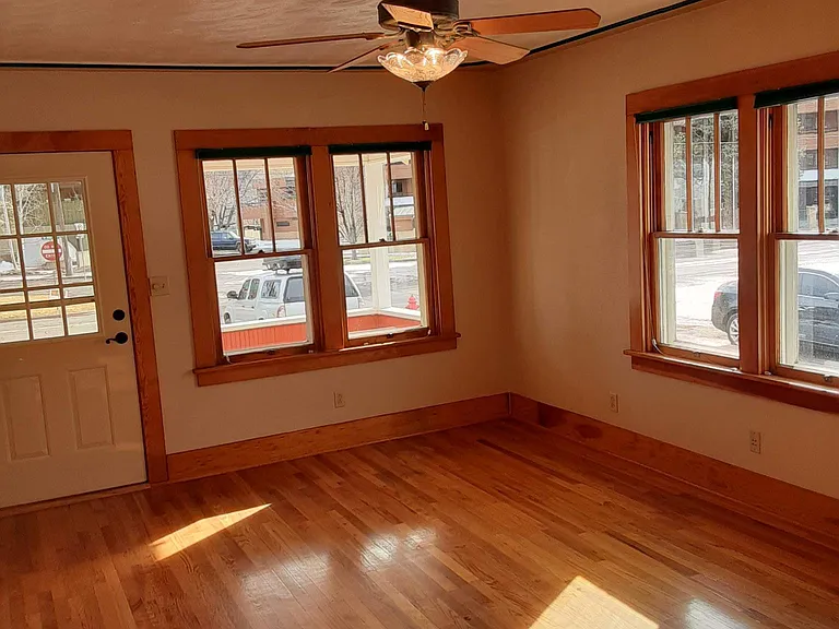 1447 W 3rd Ave — Photo 14