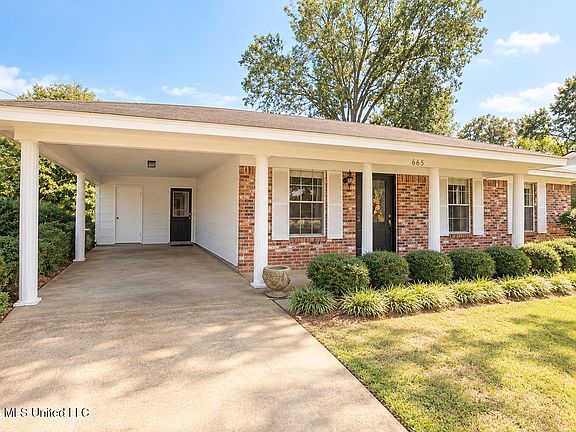 2nd image of 665 Scenic Dr