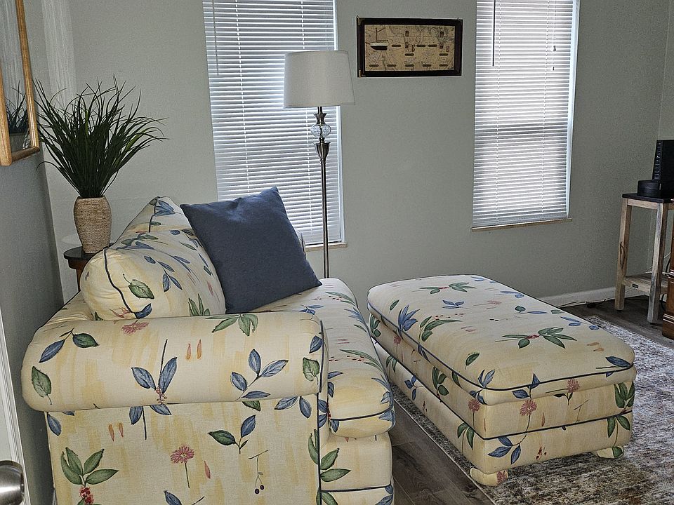 Single Pull Out Sofa