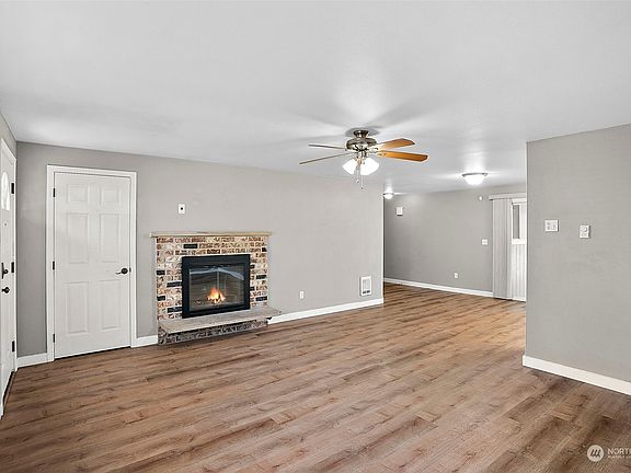3rd image of 4205 220th Street E