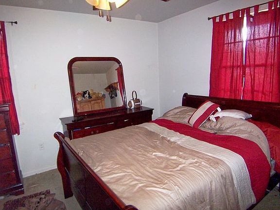 5th image of 112 Cedar St