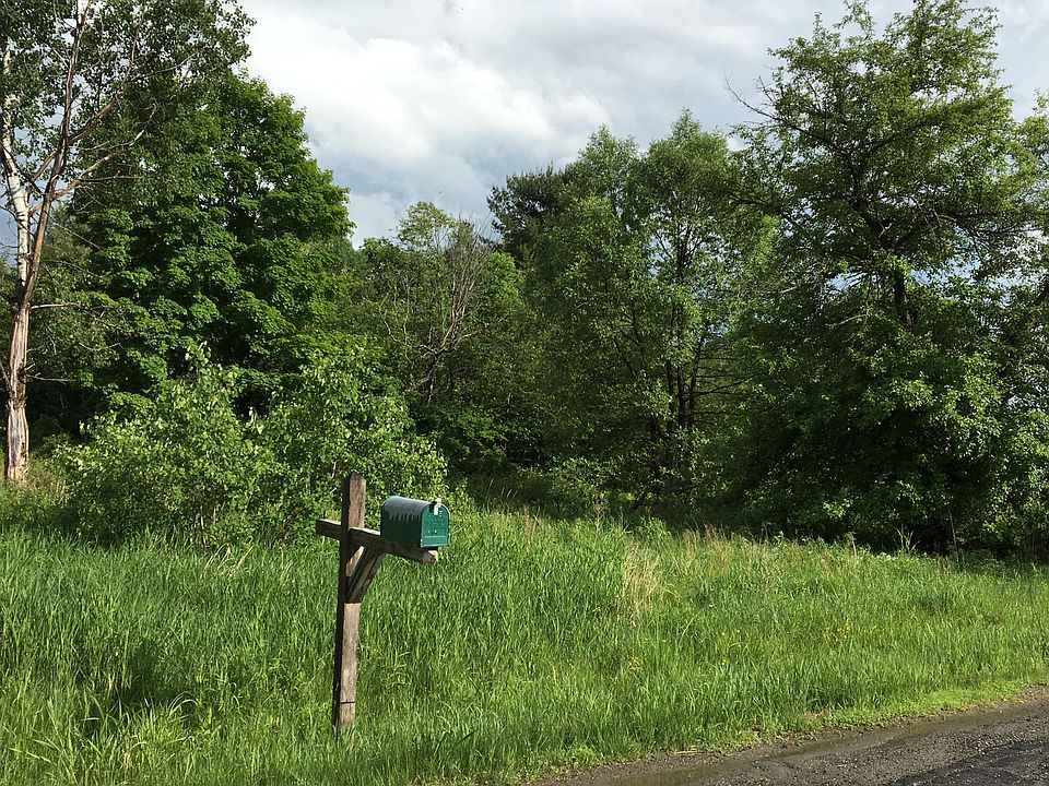 2nd image of 33 Hancock Pond Road