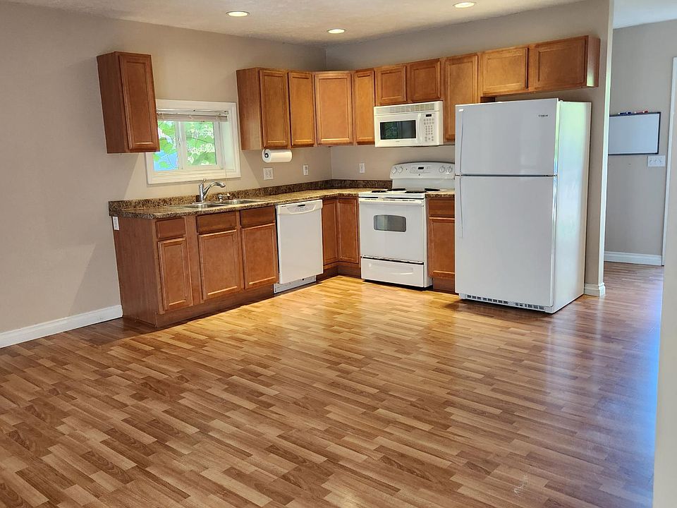 kitchen/Dining/Living area