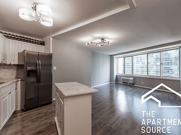 5th image of 211 E Ohio St APT 2215