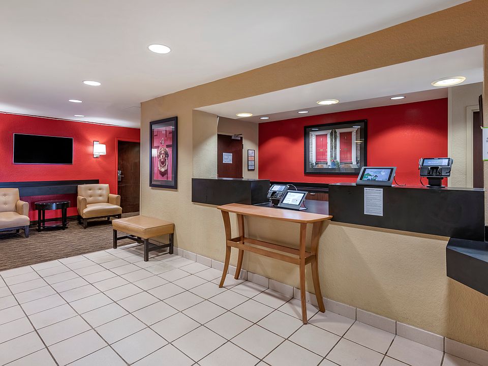 Lobby and Guest Check-in