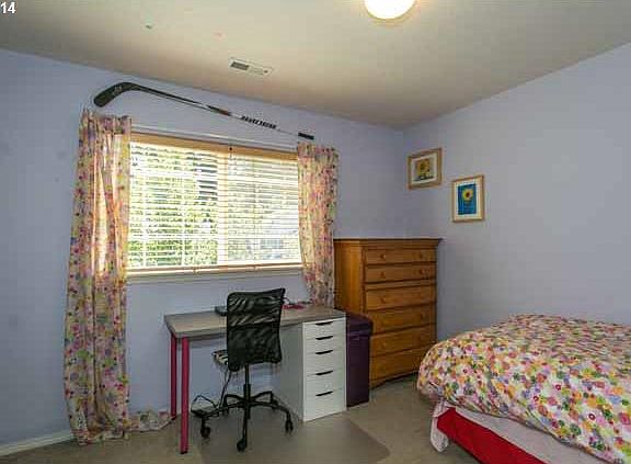 5th image of 1230 NE Parkside Dr