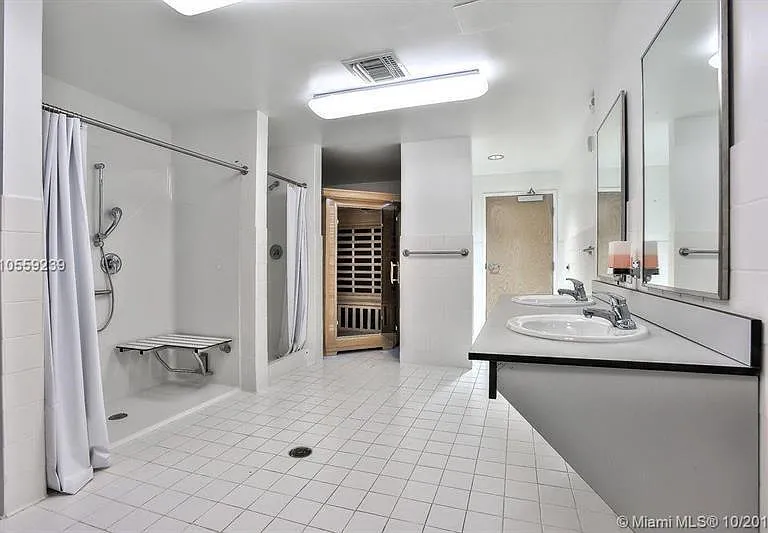2731 Taft St #309 — Photo 18