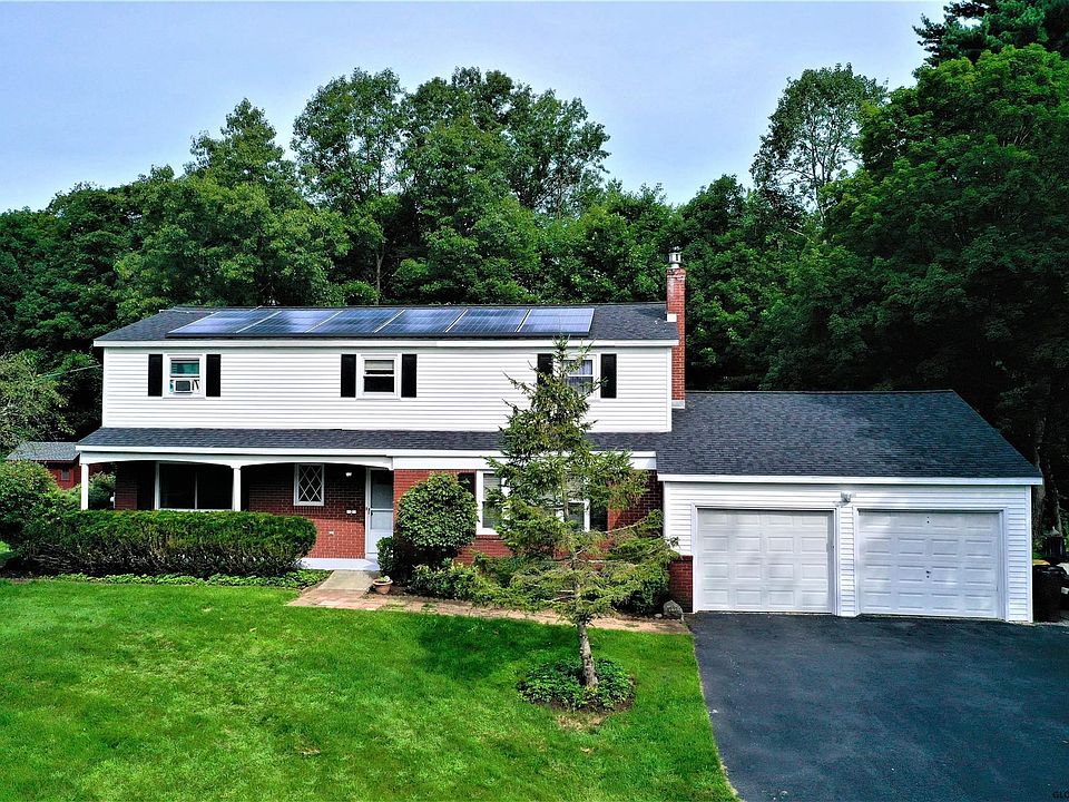 1st image of 3 Willowbrook Ln