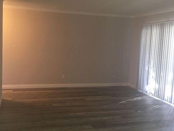 5th image of 21909 Saticoy St APT 2