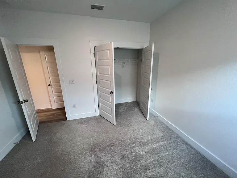 5379 Cornwall Dr — Photo 10