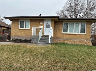 429 3rd St, Estevan, SK S4A0P1