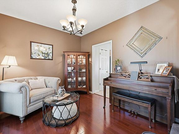 4th image of 4817 Cedarbrook Dr