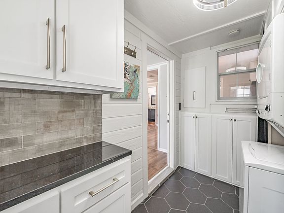 5th image of 3729 Byers Ave
