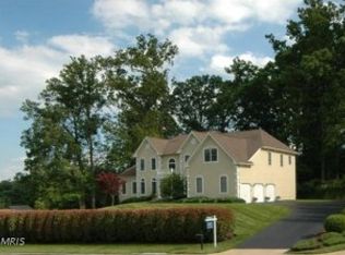 10505 Coving Cross Ln, Vienna, VA 22182