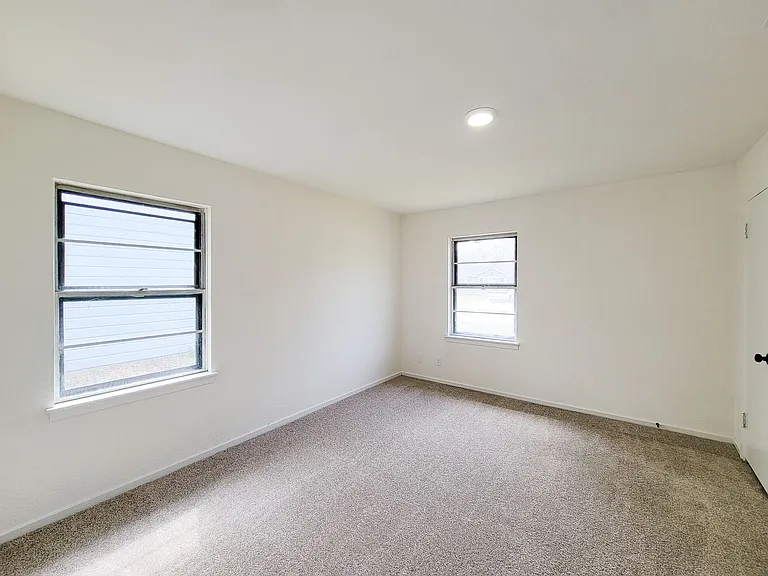 301 Cypress St — Photo 21