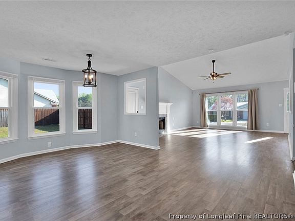 4th image of 1342 Oak Knolls Dr