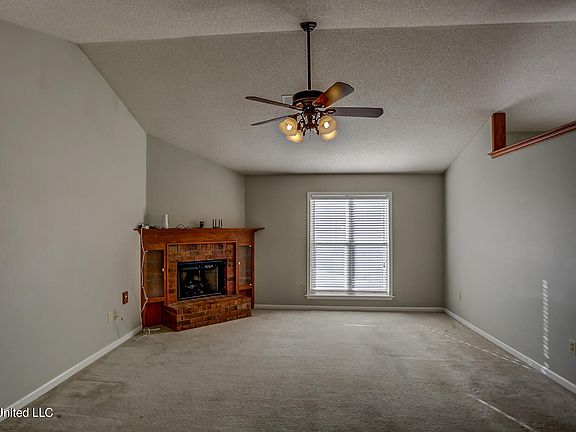 3rd image of 6285 Oak Run Dr W