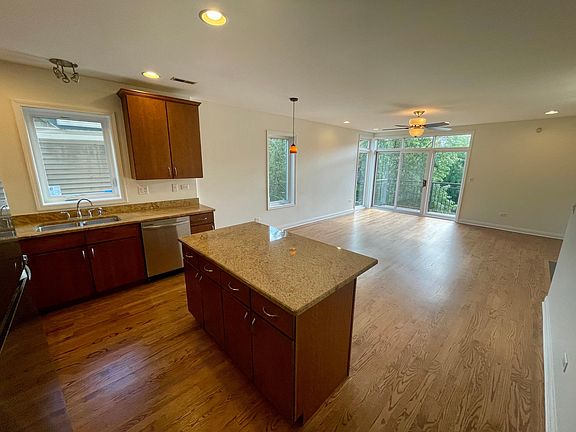 3rd image of 6123 S Kimbark Ave Unit 2S