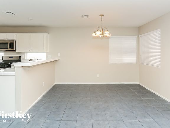 4th image of 8124 Heavenly Star Cir