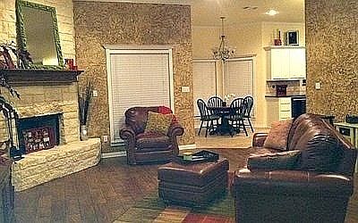 3rd image of 920 Princess Diana Dr