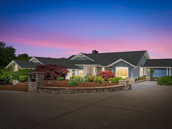 2nd image of 4568 Blue Springs Rd