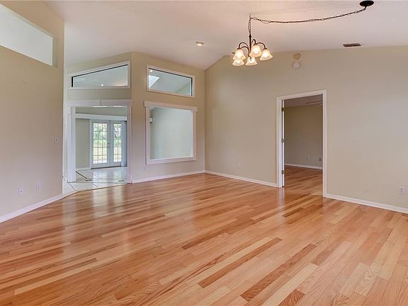 5th image of 2415 Lake Talmadge Dr