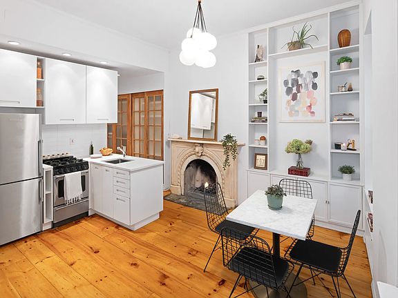 3rd image of 725 Greenwich St