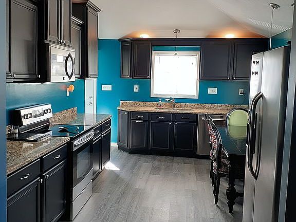 5th image of 183 Central Dr