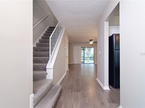 3rd image of 938 Congress Ct