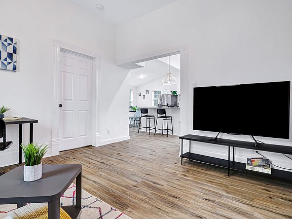 2nd image of 226 Porter St