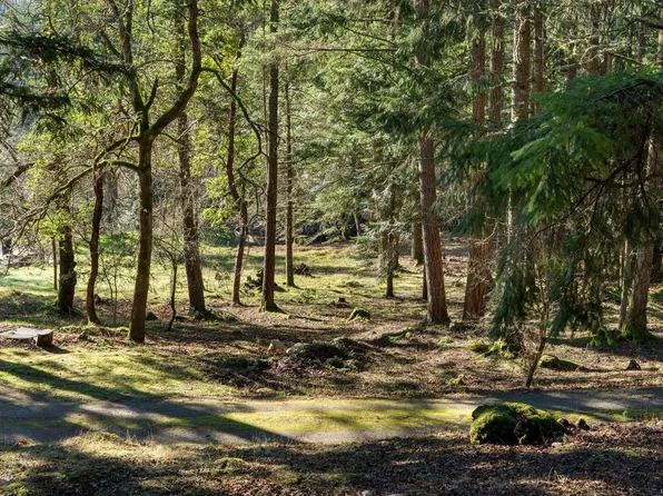 1193 Hillgrove Rd #1183, North Saanich, BC V8L 5R8