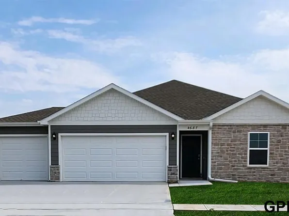 4752 E Elizabeth Ct, Fremont, NE 68025