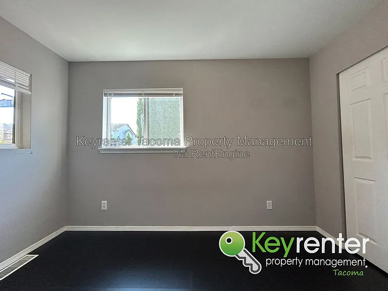 221 Sunset Dr — Photo 15