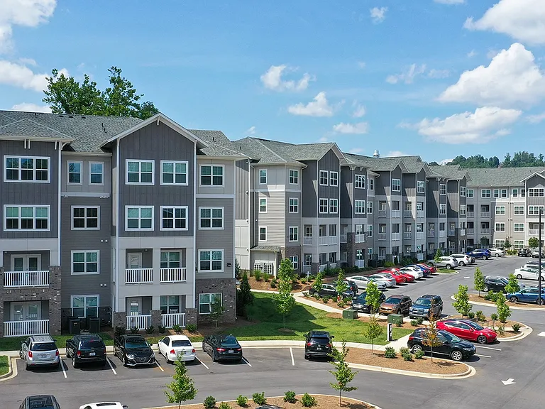 Skyland Exchange Apartments — Photo 31