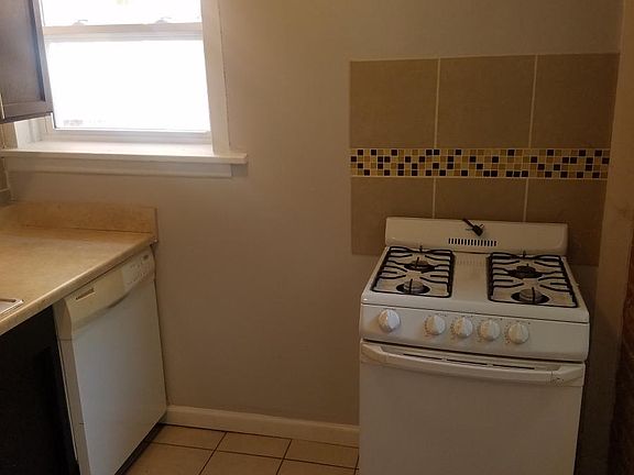 3rd image of 4539 Flad Ave Fl 1ST