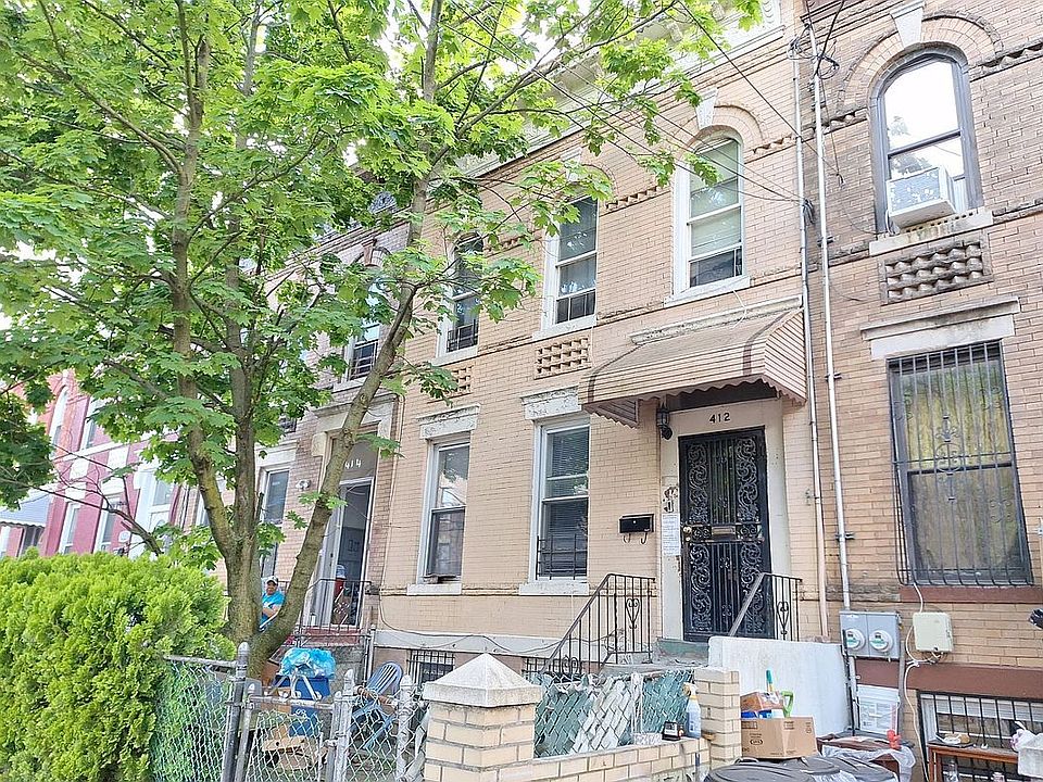 2nd image of 412 Bradford St