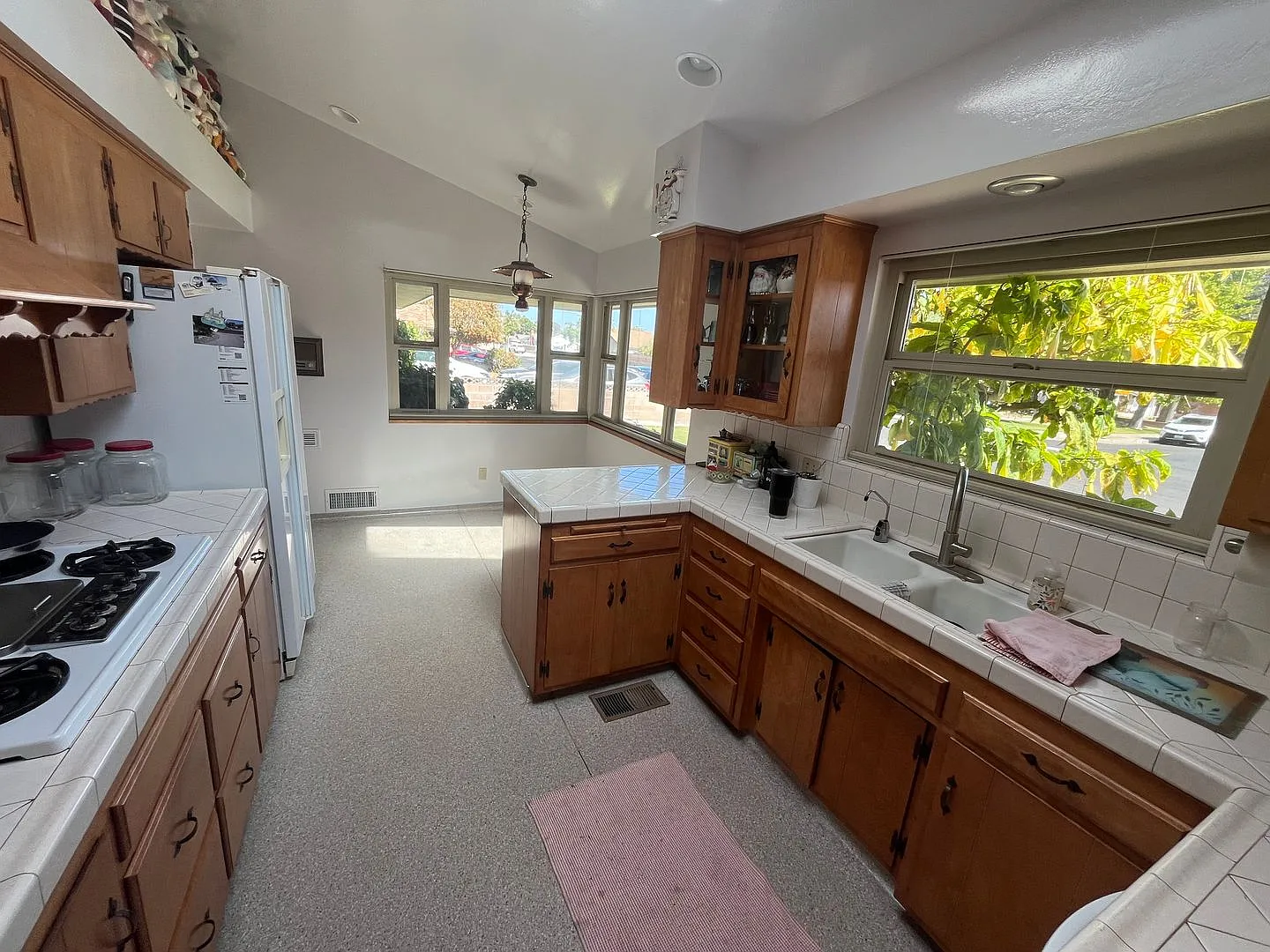 502 E. Rose Avenue — Photo 3