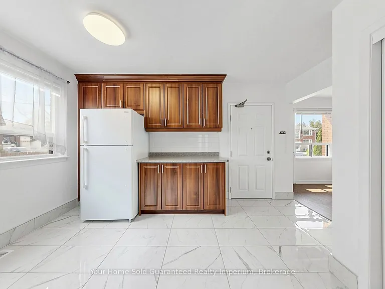 129 Melrose St — Photo 14