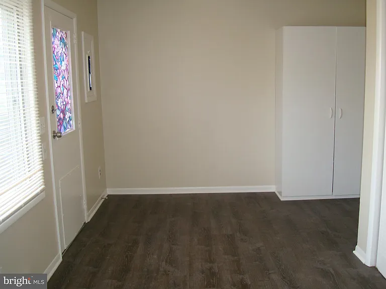 204 Cameron St — Photo 6