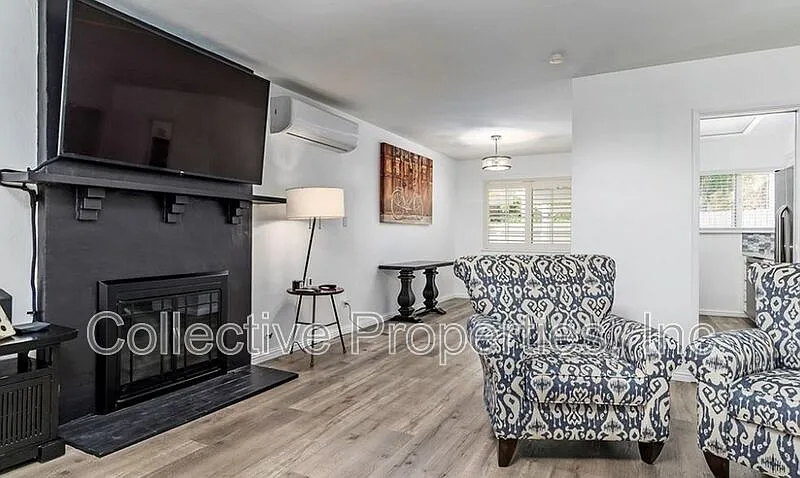 3 bed, 2.0 bath, 1160 sqft, $3,700 — Photo 2