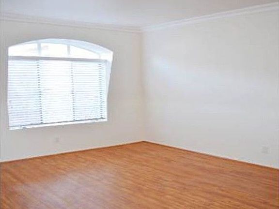 4th image of 806 S Lucerne Blvd
